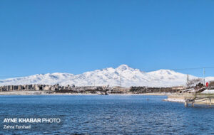 دورنمای سبلان از دریاچه شورابیل در اردبیل