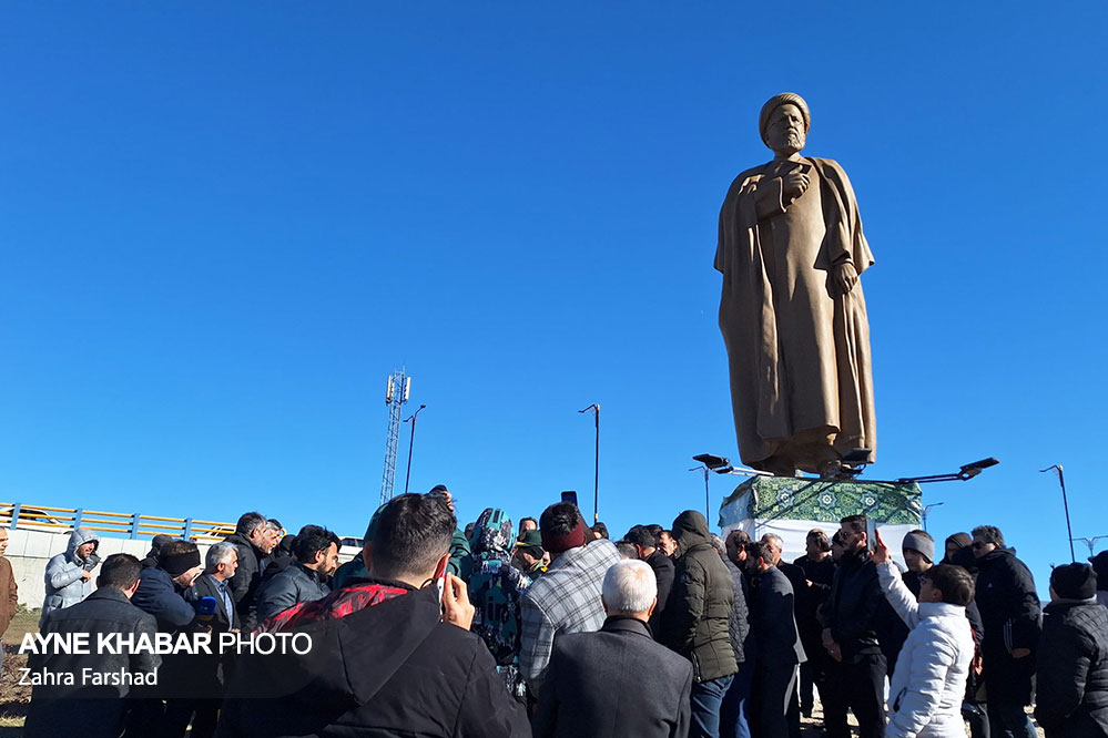 رونمایی از ششمین تندیس مرتفع ایران در اردبیل: یادبودی ماندگار برای شهید رئیسی/افتتاح دو تندیس جدید در اردبیل تا پیش از نوروز 1405