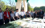 برگزاری مراسم پرفیض زیارت عاشورا و گلباران گلزار شهدای گمنام با حضور آتش‌نشانان اردبیل