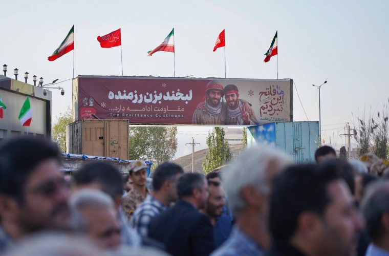 همزمان با آغاز هفته دفاع مقدس؛ نمایشگاه «عملیات رمضان» در اردبیل گشایش یافت/ برپایی غرفه شهرداری در موزه دفاع مقدس